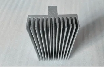 Плотный зубчатый радиатор шириной 50 мм, высотой 30 мм, длиной 150 мм изготовленный на заказ теплоотвод из чистого алюминия 50*30*150 мм